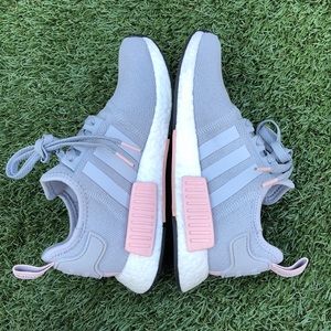 le adidas nmd greypink scarpe poshmark le adidas nmd greypink scarpe poshmark